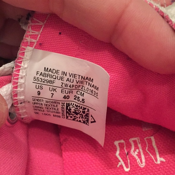 Floral converse. Size women’s 9. Men’s 7 - Picture 6 of 8